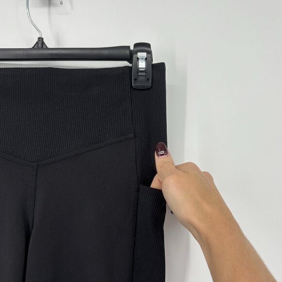 The North Face Dune Sky 9" Tight Biker Shorts Black Pocket Women's Size Medium - Picture 3 of 11